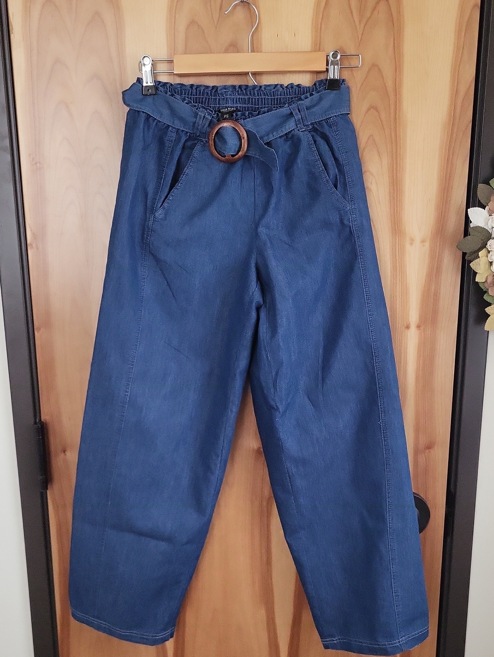 High-Waist Blue Wide Leg Jeans with Belt